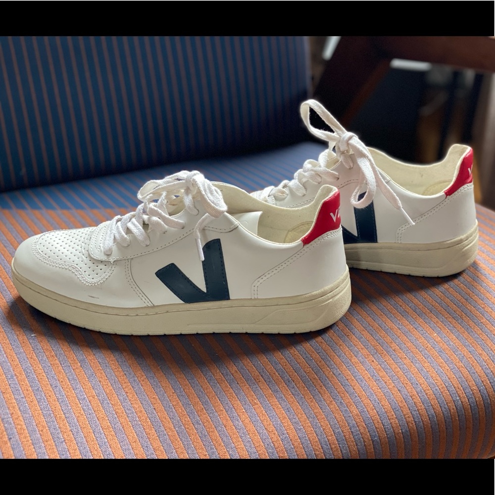 Veja V-10 Sneaker - Size 7